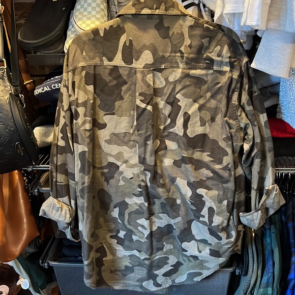 Camo button up - Picture 3 of 3